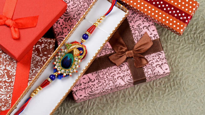 Rakhi Gifts for Sister Online | Send Rakhi Return Gift for Sister In India  - OyeGifts